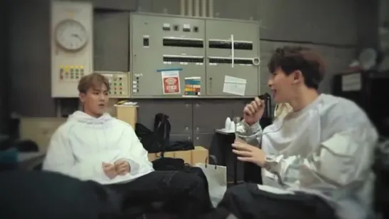 [VK][190612] Wonho and Shownu interviewing each other pt.1 @ 'Alligator' DVD