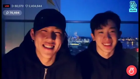 [VK][190611] Wonho and Joohoney ordering drinks @ VLIVE