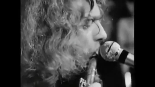 Jethro 1969 "Swing In" (Documentary Tull Bouree live)