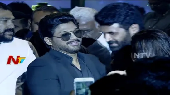 Allu Arjun Stylish Entry at Geetha Govindam Audio Launch _ Vijay Deverakonda _ R