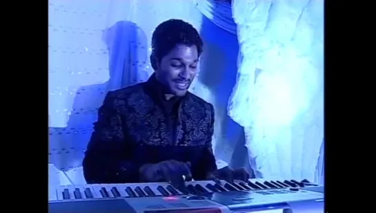 Allu Arjun playing keyboard at Sangeet Function