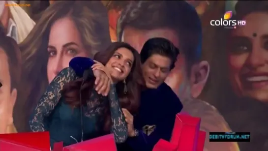 Shahrukh Khan & Deepika Padukone dance performance - 19th Annual Screen Awards