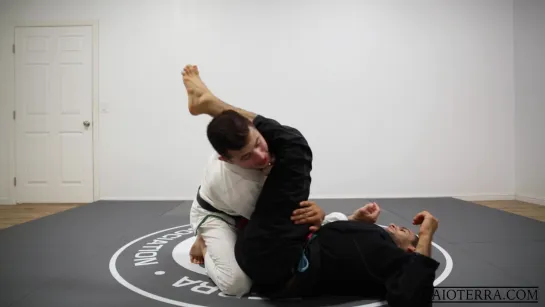 Caio Terra - 8 Armlock Escape by Holding the Biceps Variation