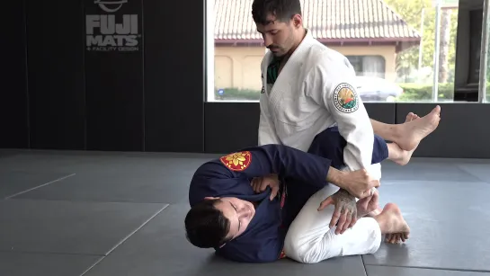 Caio Terra - 1 LEG HUG OMOPLATA (KNEELING IN CLOSED GUARD)