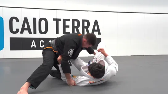 Caio Terra - 4 TOUREANDO X GRIPS TO HIP SLIDE