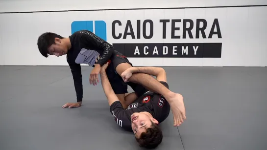 Caio Terra - FRAMING AND RECOVERING TO X-GUARD FROM 3_4 MOUNT