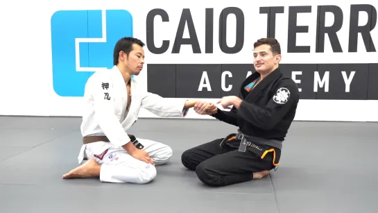 Caio Terra - BREAKING THE SLEEVE GRIP DETAILS