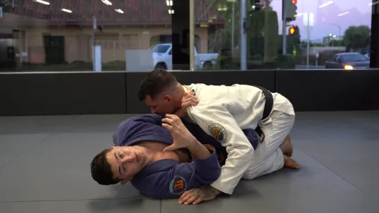 Caio Terra - LOOP CHOKE WITH THUMB DOWN FROM HALF GUARD