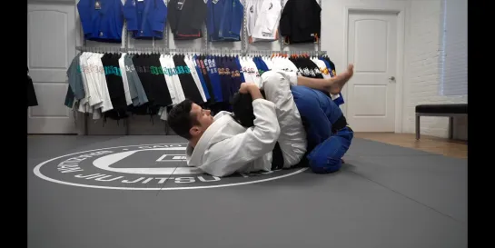 Caio Terra - Easy Triangle from Overhook