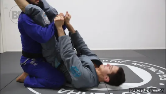 Caio Terra - 7 DOUBLE UNDER COUNTER WHEN OPPONENT HAS HANDS TOGETHER - VARIATION