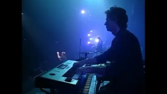 Genesis - Hold on My Heart - Tony Banks Cam