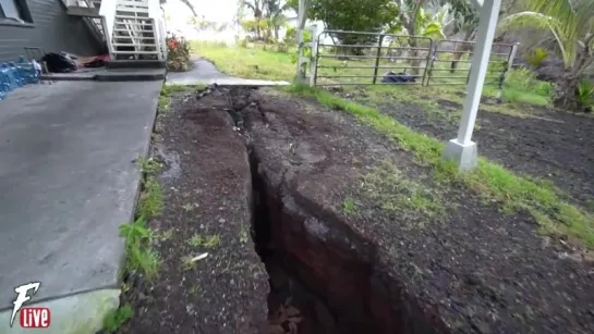 Giant crack in Hawaii (June 22, 2018)