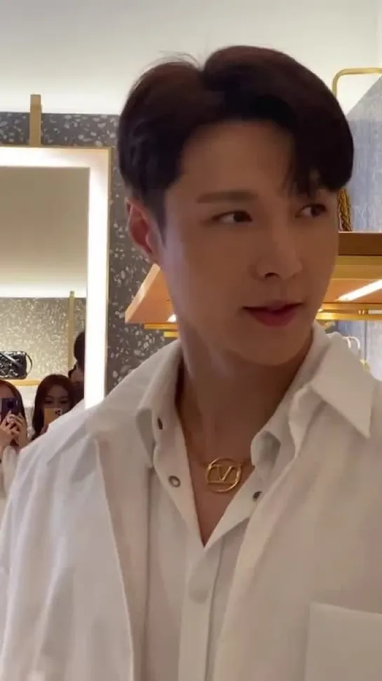 [FANCAM] 210407 Lay @ Beijing SKP Valentino Event