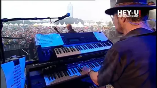 Manfred Mann´s Earth Band  2009 Dancing In The Dark [Live]