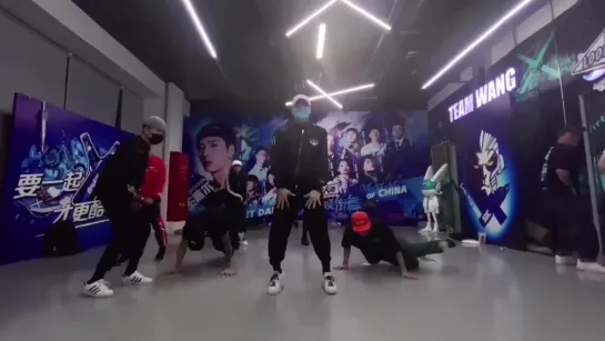 Jackson Wang (王嘉尔) Young Blood dance practice Part.2