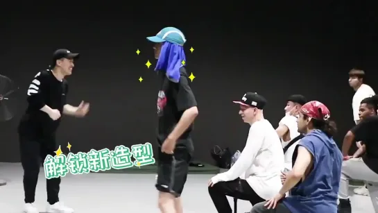 Captain Wang Yibo in the practice room [Street Dance of China S3 (这! 就是街舞S3) 20.07.2020]