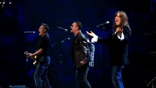 Patti Smith, U2 & Bruce Springsteen - Because the Night  (2009)