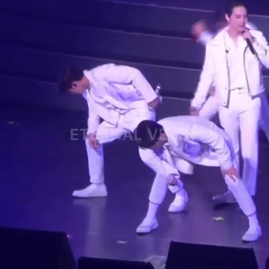 [FANCAM:TOUR] 190818 «OUR LOOP TOUR 2019: Love Loop» в Фукуоке, Япония (день-2).