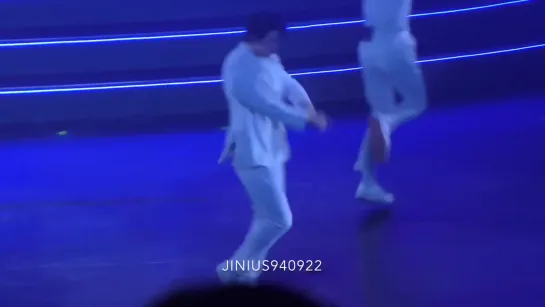 [FANCAM:TOUR] 190806 «OUR LOOP TOUR 2019: Love Loop» в Нагоя, Япония.