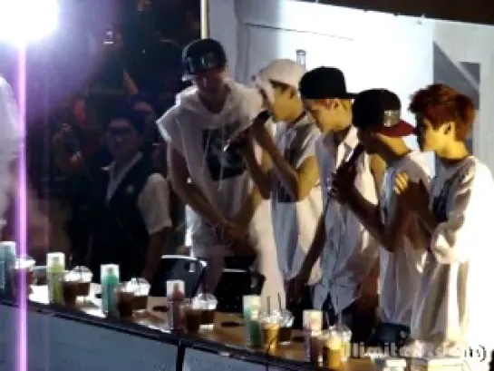 [FANCAM] 130614 EXO @ Gimpo Fansign (1)