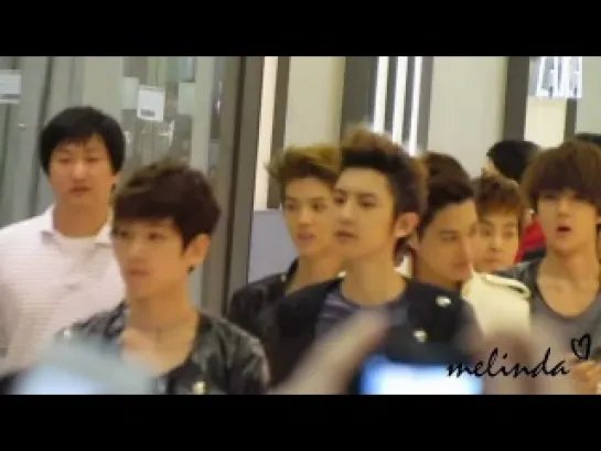 [FANCAM] 120525 EXO-M & EXO-K Hottracks fansign event (Time square Youngdungpo)