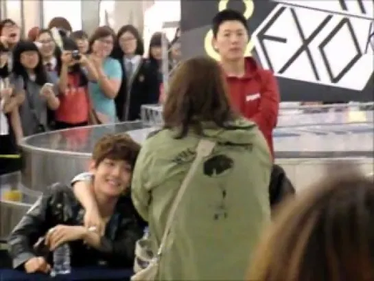 [FANCAM] 120525 EXO Fansign - Baekhyun, Chanyeol, D.O Focus