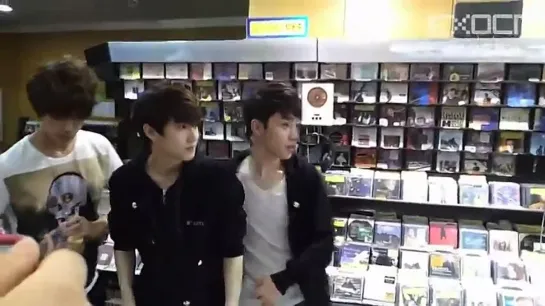 [FANCAM] 120509 EXO-K - Before Gwangju Fan Sign Event