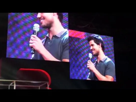 Taylor Lautner shows his Ellen underwear in Manila