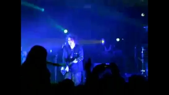 The Cure - A Forest (Katowice - Spodek 19.02.2008)