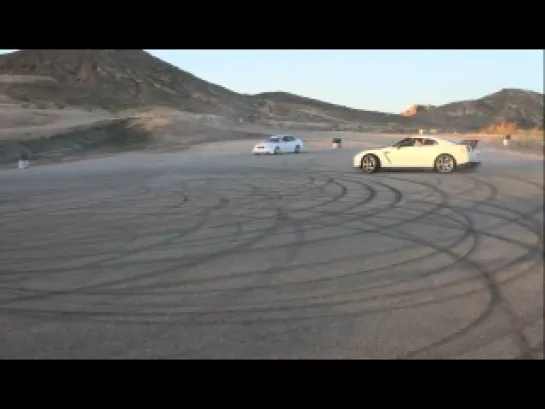 Nissan GT-R GTR R35 Donut / Drifting Video - ISG