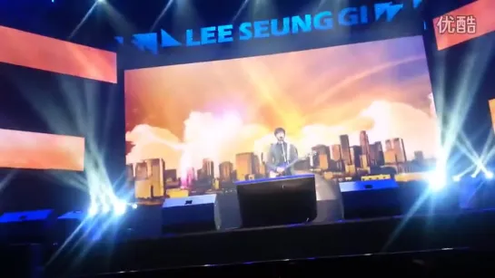 14.03.08 Lee Seung Gi Beijing FM Fancam [7lSYuB4Ft_E]