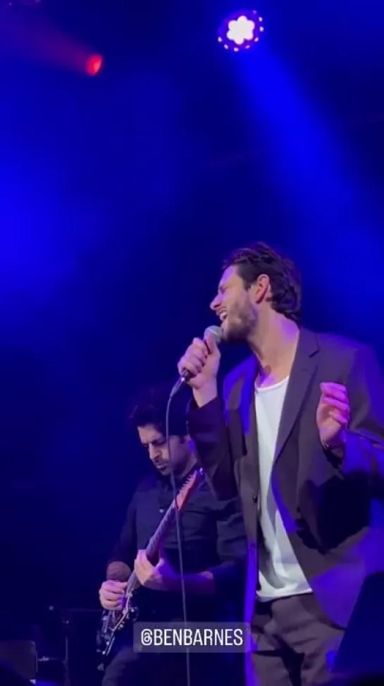 @benbarnes performs Rise Up