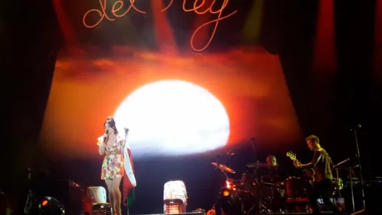 Lana Del Rey – Summertime Sadness (Live @ «Corona Capital Festival»)