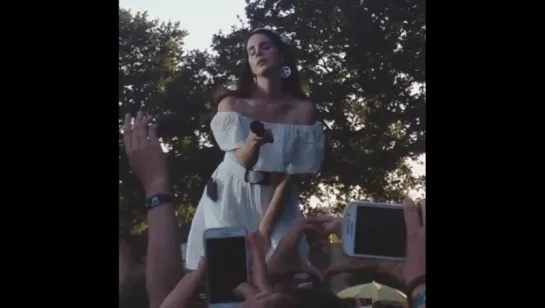 Lana Del Rey – Ultraviolence (Live @ «Festival des Vieilles Charrues»)