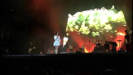 Lana Del Rey – Honeymoon (Live @ «Park Live Festival»)