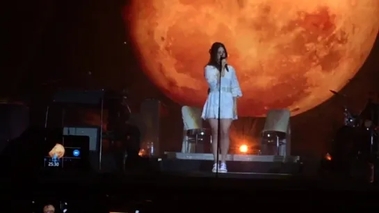 Lana Del Rey – Honeymoon (Live @ «Park Live Festival»)