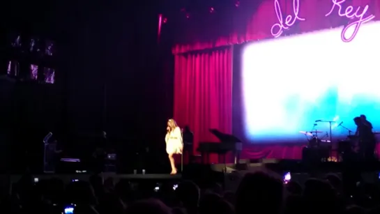 Lana Del Rey – Freak (Live @ «Orange Warsaw Festival»)