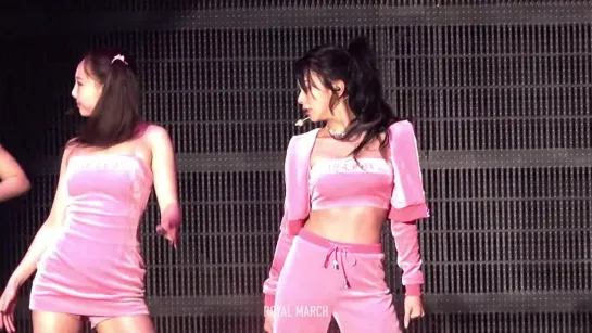 211225 TWICE (Nayeon, Momo, Chaeyoung) - HELLO  @ 4TH WORLD TOUR ‘Ⅲ’ (Chaeyoung Focus)