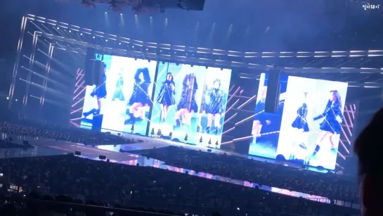 190525 TWICE - Stuck in My Head + Cheer Up + Touchdown  @  TWICELIGHTS World Tour