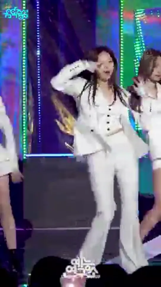 190427 TWICE - Fancy @ Music Core (Jeongyeon focus)