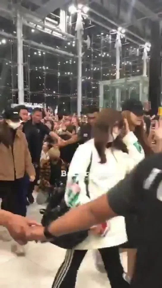 190222 TWICE @ Thailand Airport