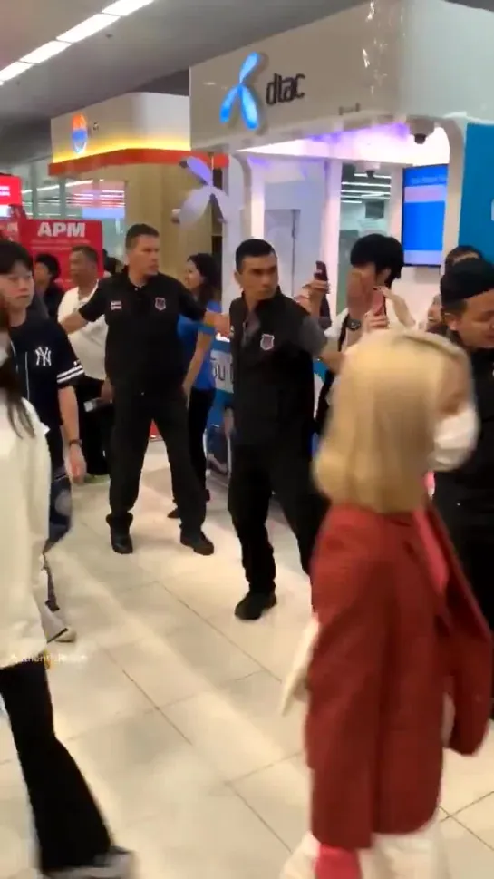 190222 TWICE @ Thailand Airport