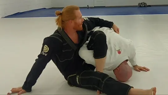 Omoplata Transition when you are trying to Double Under Pass