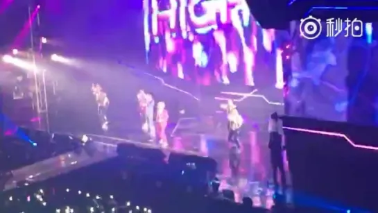 [FANCAM] 160430 Марк и Джуниор - Higher @ Концерт «Fly» в Сеуле, Корея.