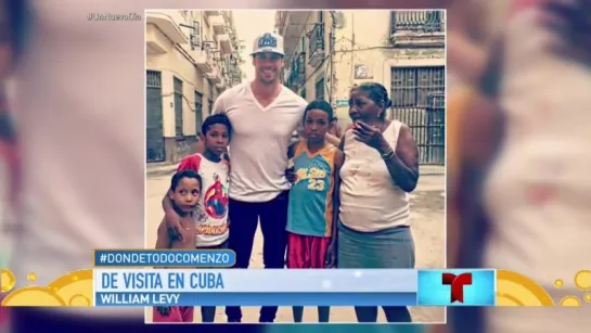 William Levy de paseo por las calles de la Habana...