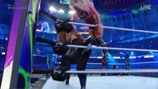 Alexa Bliss  vs. Nia Jax