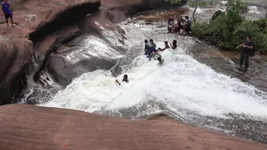 Водные горки созданные  природой