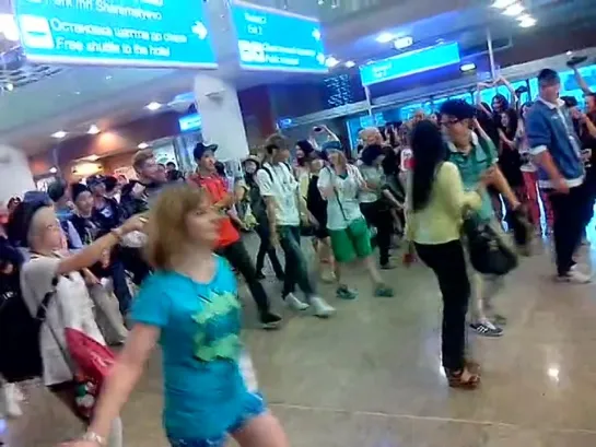 [VIDEO] 130715 EXO @ Sheremetevo Airport