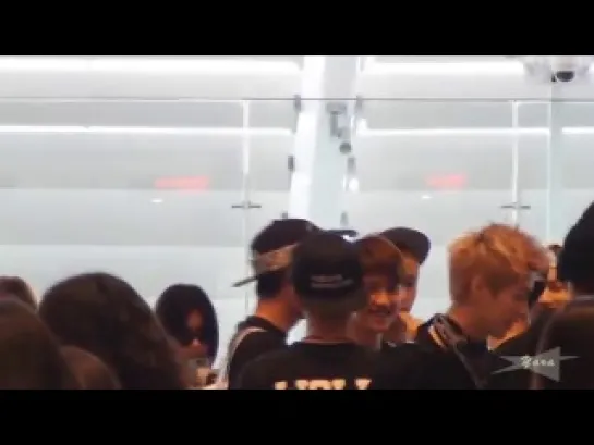 [FANCAM] 120526 EXO @ Taiwan Airport