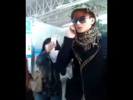 [FANCAM] 130422 EXO-M @ Beijing Airport